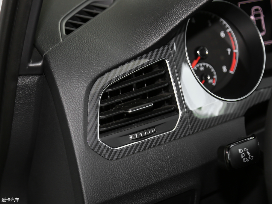 2018ߠ򡤼 230TSI ԄӺA