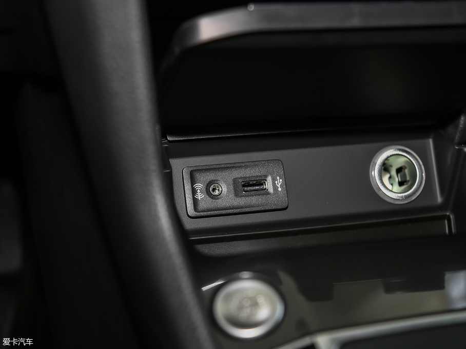 2018ߠ򡤼 230TSI ԄӺA