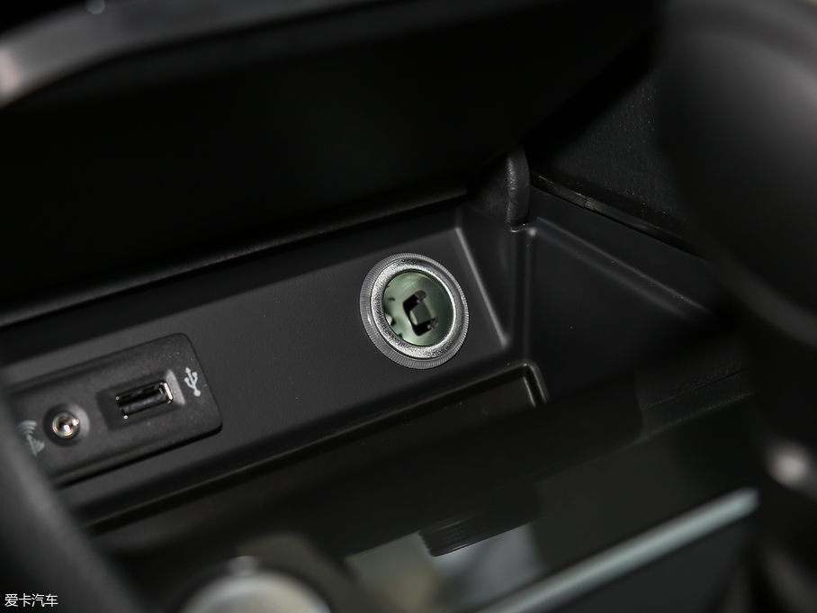 2018ߠ򡤼 230TSI ԄӺA