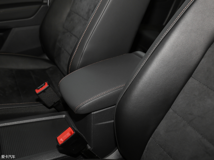 2018ߠ򡤼 230TSI ԄӺA