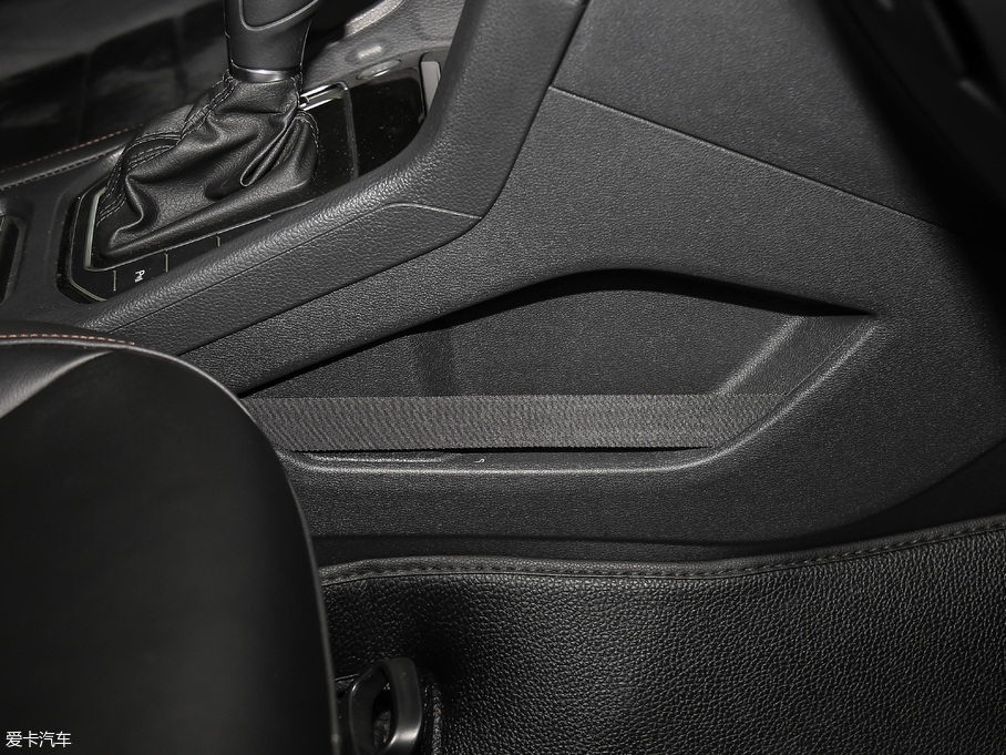 2018ߠ򡤼 230TSI ԄӺA