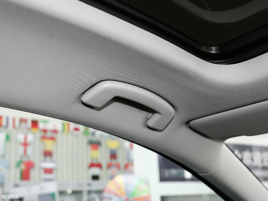 2018ߠ򡤼 230TSI ԄӺA