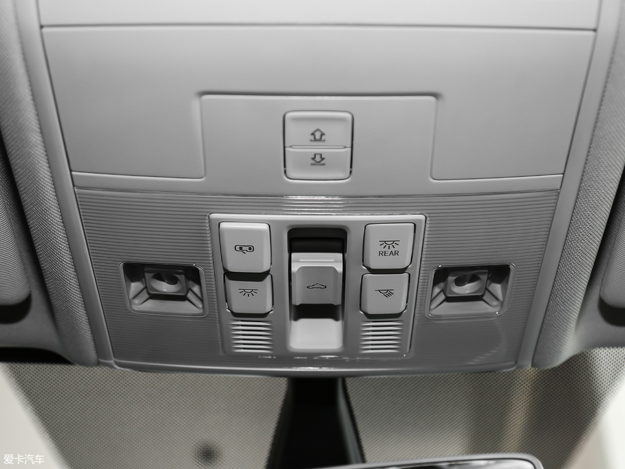 2018ߠ򡤼 230TSI ԄӺA