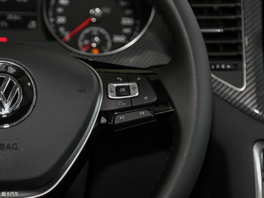 2018ߠ򡤼 230TSI ԄӺA