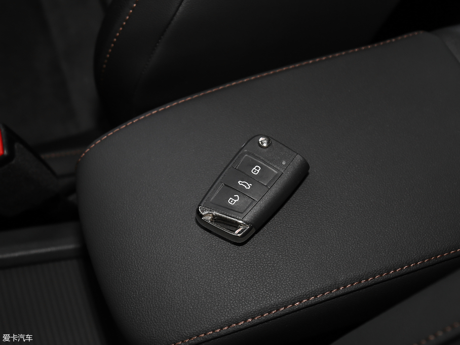 2018ߠ򡤼 230TSI ԄӺA