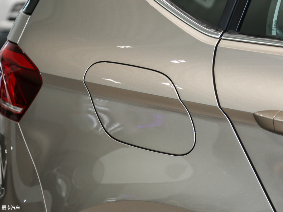 2018ߠ򡤼 230TSI Ԅ(dng)M(jn)ȡ