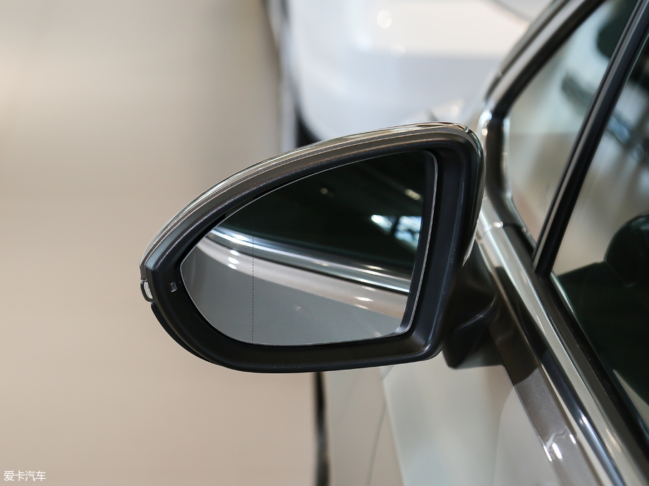 2018ߠ򡤼 230TSI ԄMȡ