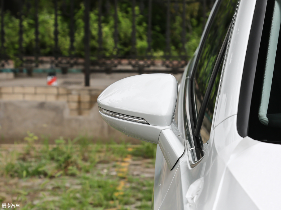 2018ߠ򡤼 2o(j) 230TSI Ԅ(dng)A