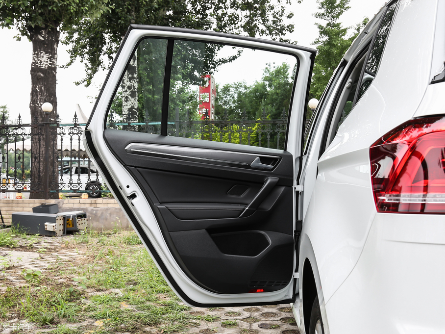 2018ߠ򡤼 2o 230TSI ԄMȡ