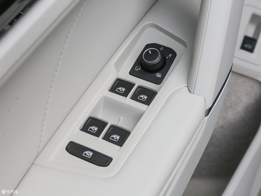 2019̽ 380TSI (q)Ş V