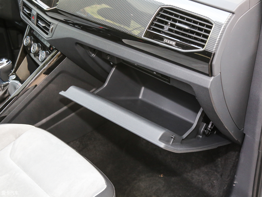 2019̽ 380TSI (q)R-Line (gu)V