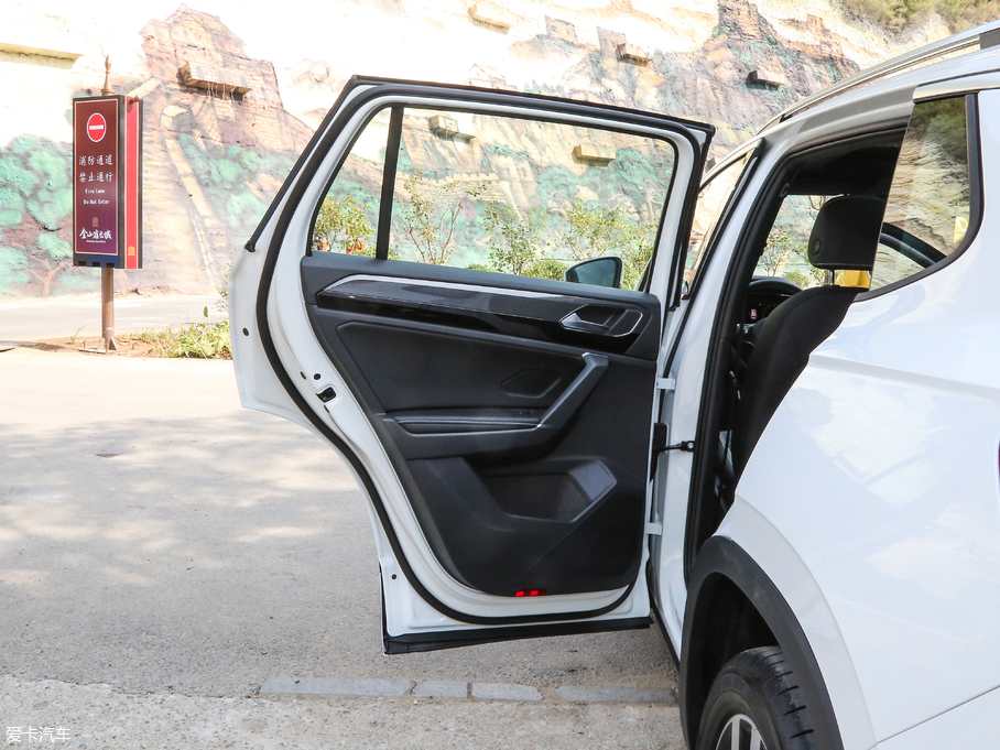 2019��̽�� 380TSI ���R-Line ��V