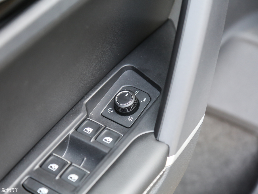 2019��̽�� 380TSI ���R-Line ��V