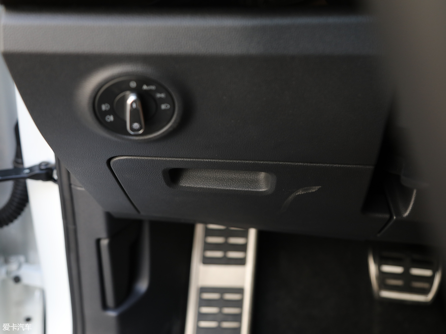 2019̽ 380TSI (q)R-Line VI