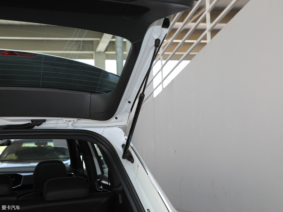 2019̽ 380TSI R-Line VI