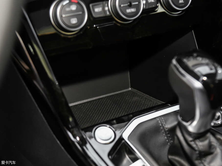 2019��̽�� 330TSI �����A�� ��VI