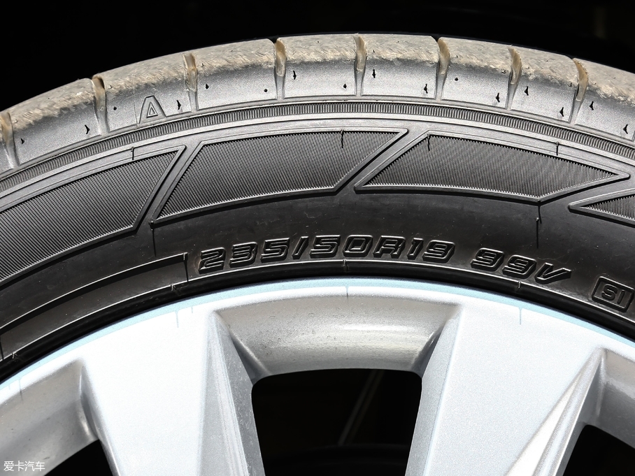 2019̽ 330TSI (q)F VI