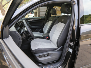 2019380TSI R-Line V {