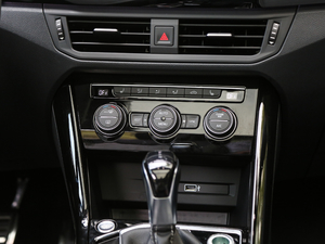 2019380TSI R-Line V {{