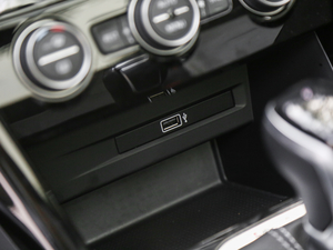 2019380TSI R-Line V п؅^