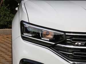 2019380TSI R-Line V ^