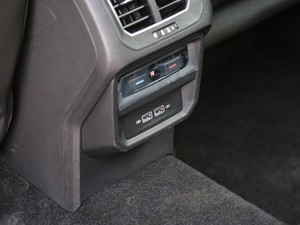 2019380TSI R-Line V g