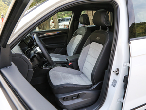 2019380TSI R-Line V {