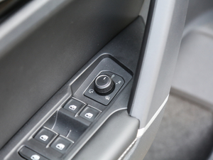 2019380TSI R-Line V g