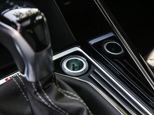 2019380TSI R-Line V п؅^