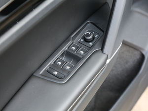 2019380TSI (q)R-Line (gu)V {܇(ch)ƅ^(q)	