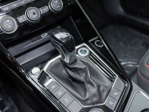 2019380TSI (q)F (gu)V QU