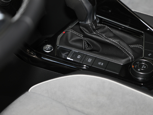 2019380TSI (q)R-Line VI v܇Ƅ