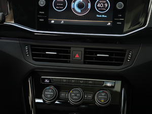 2019380TSI (q)R-Line VI {(dio)L(fng)