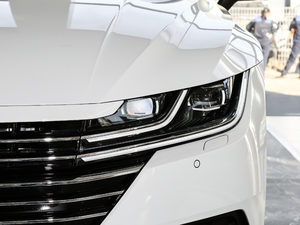 2019款380TSI 魅颜版 国V 大灯