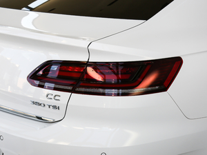 2019款380TSI 魅颜版 国V 尾灯
