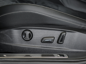 2019330TSI A V {{