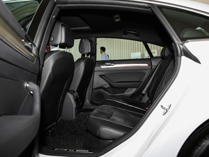2019款330TSI 华颜版 国VI 后排空间