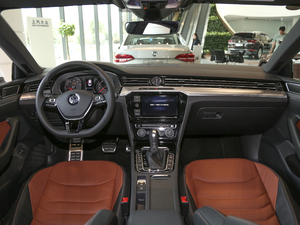 2019款330TSI 魅颜版 国VI 内饰全景