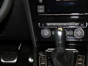 2019款330TSI 魅颜版 国VI 中控区