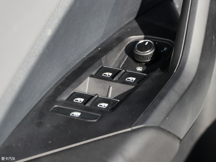 2019�����v 200TSI DSG���m�� ��V