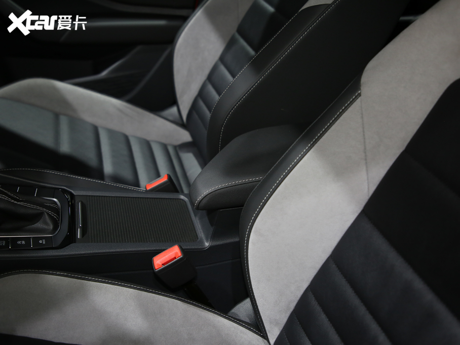 2019v 280TSI DSG R-Line (gu)VI