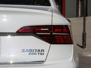 2019款280TSI DSG旗舰型 国V 尾灯