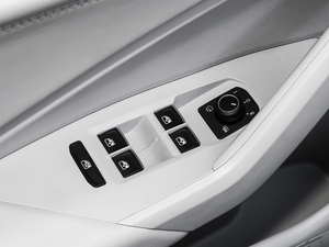 2019款280TSI DSG旗舰型 国V 主驾车窗控制区	