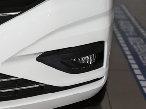 2019款280TSI DSG舒适型 国V 前雾灯