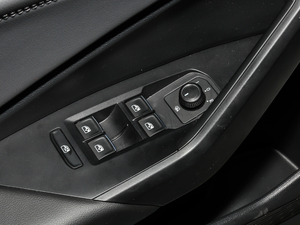 2019款280TSI DSG舒适型 国V 主驾车窗控制区	
