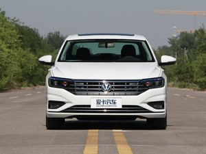 2019款200TSI DSG舒适型 国V 正前