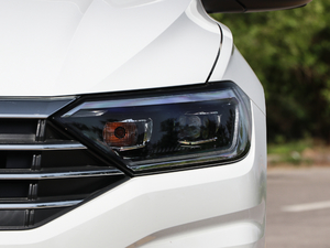 2019款200TSI DSG舒适型 国V 大灯
