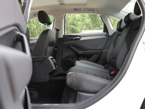 2019款200TSI DSG舒适型 国V 后排空间