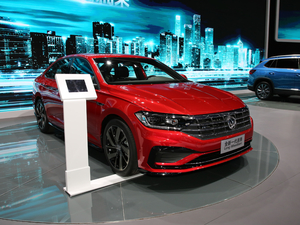 2019280TSI DSG R-Line VI w^