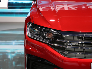 2019280TSI DSG R-Line VI ^